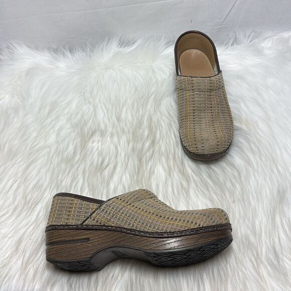 Dansko Tan Woven Striped Women's Slip-On Professional Clogs Shoes Sz 37/US 7 - Picture 1 of 8